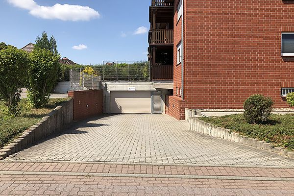 Tiefgarageneinfahrt